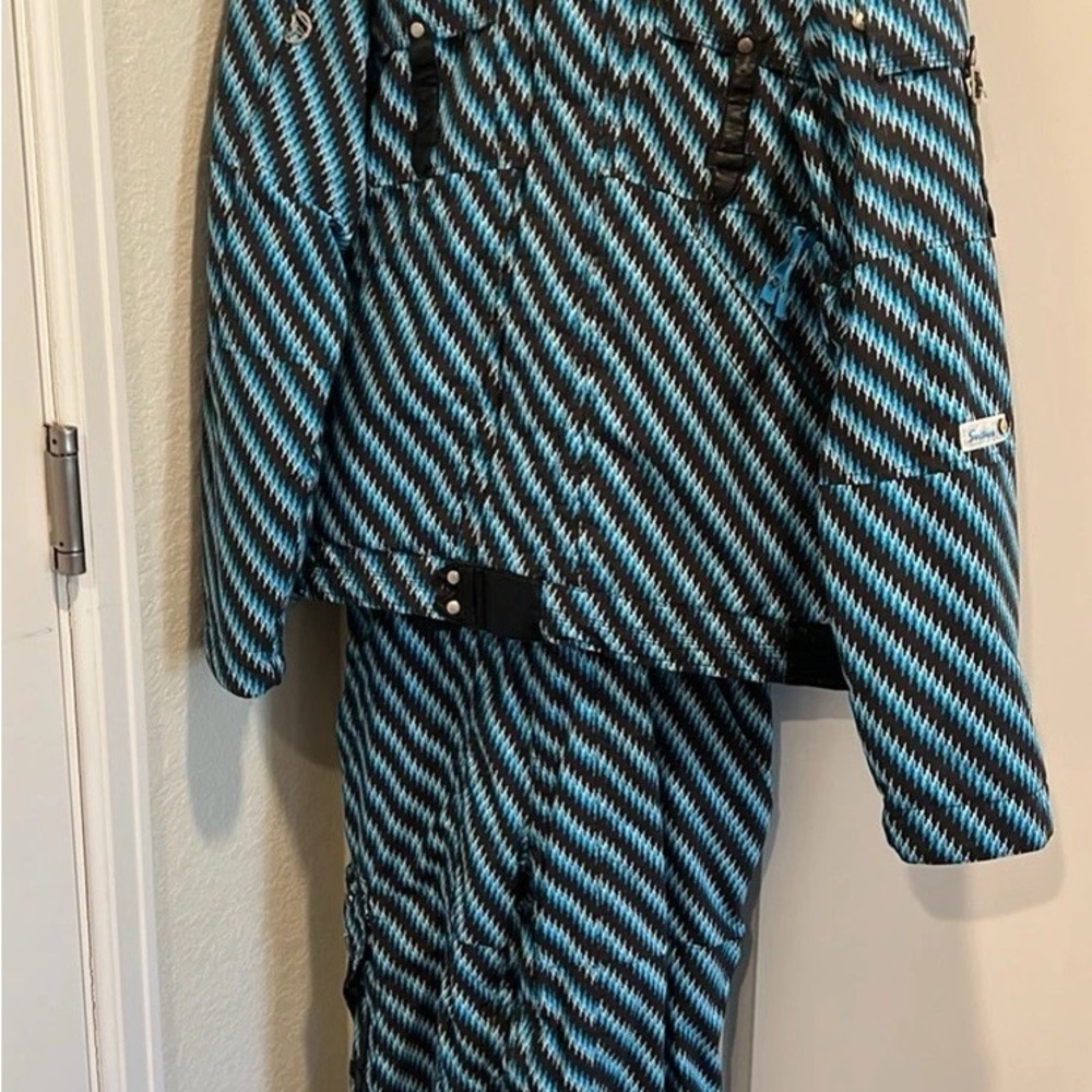 Women's Black and Blue Ski Jacket